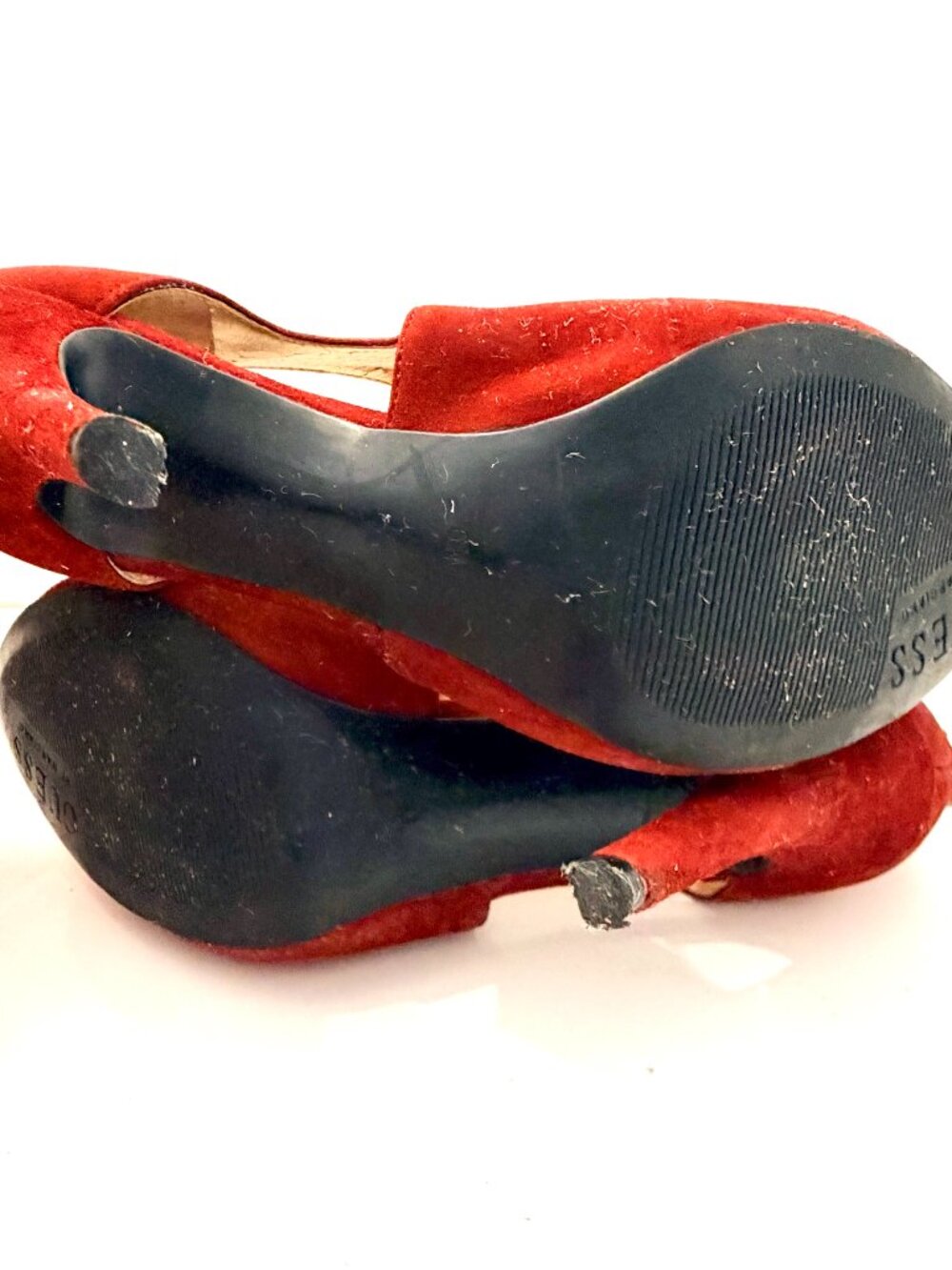 Guess By Marciano "Ramba" Red Suede Cutout Pump - Size 6-1/2 - Picture 3 of 11